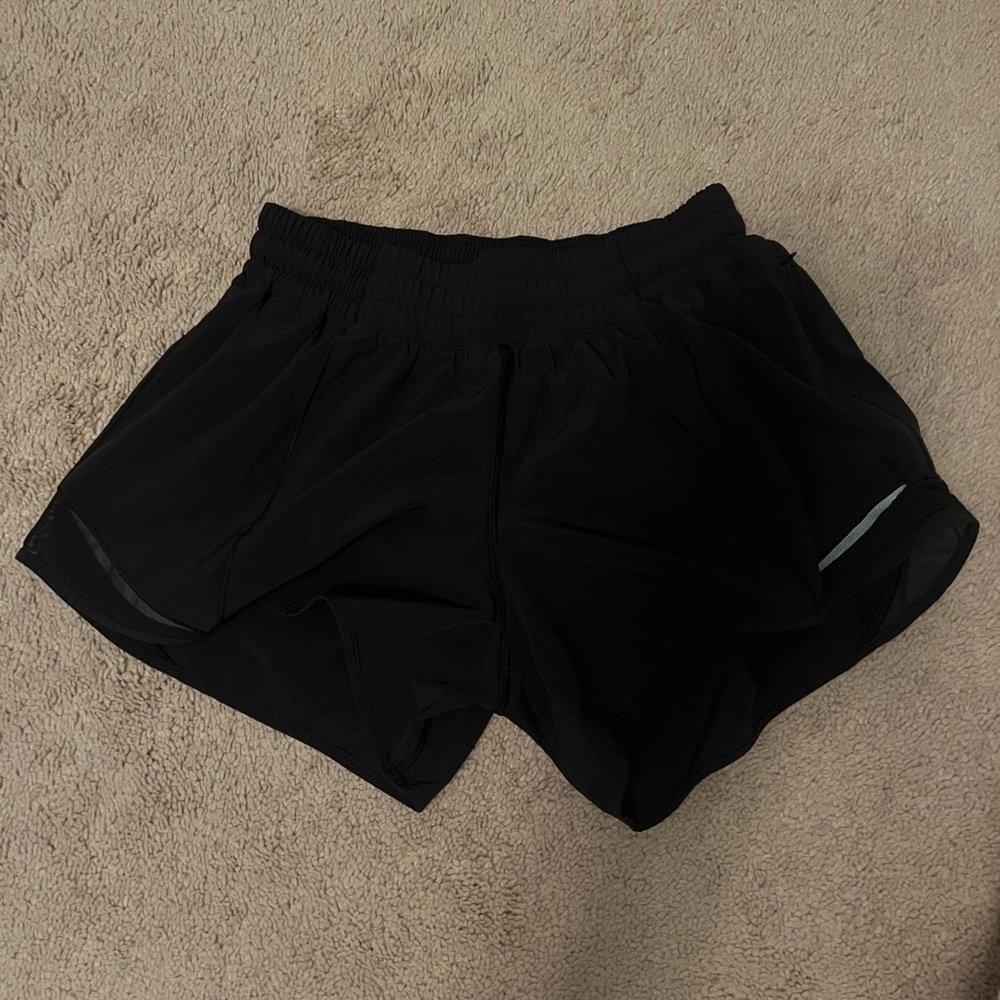 Lululemon Hotty hot low rise lined short 4” black size 4